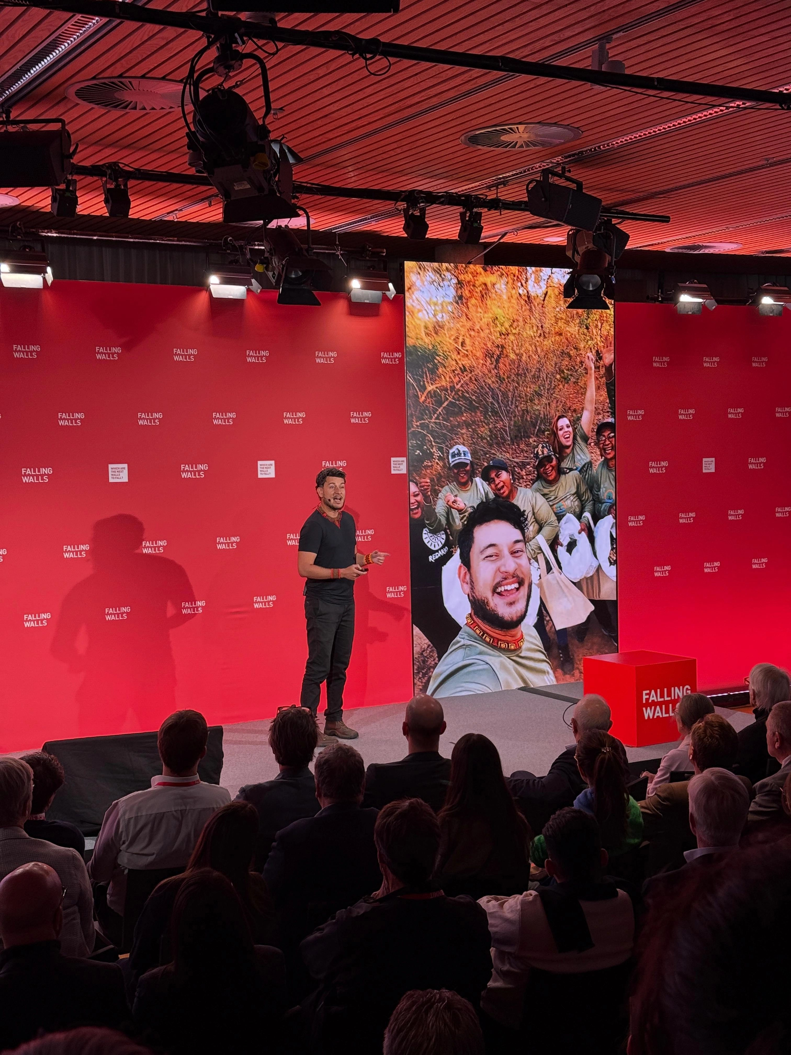 Apresentação internacional do Instituto New Era